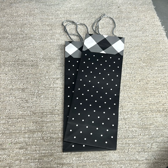 2 Black & White Plaid & Polka Dot Wine Gift Bags - Picture 1 of 2